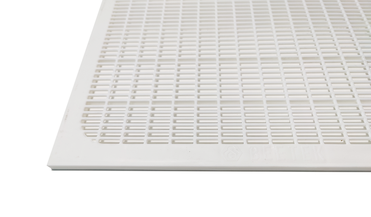 Beetek 'Bee Space' Plastic Queen Excluder - 10 Frame
